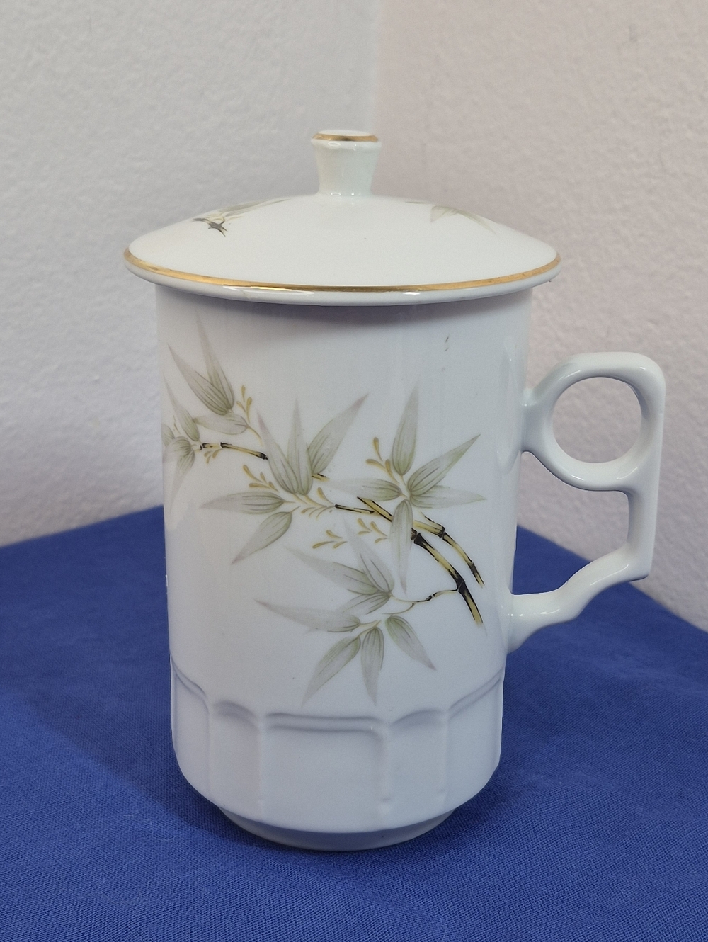 Tatung Taiwan Tall Tea Mug with Lid Bamboo Gold Trim 14 oz